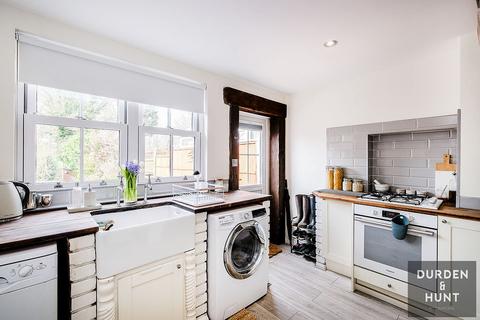 72 Abbs Cross Lane, Hornchurch, RM12 4XW