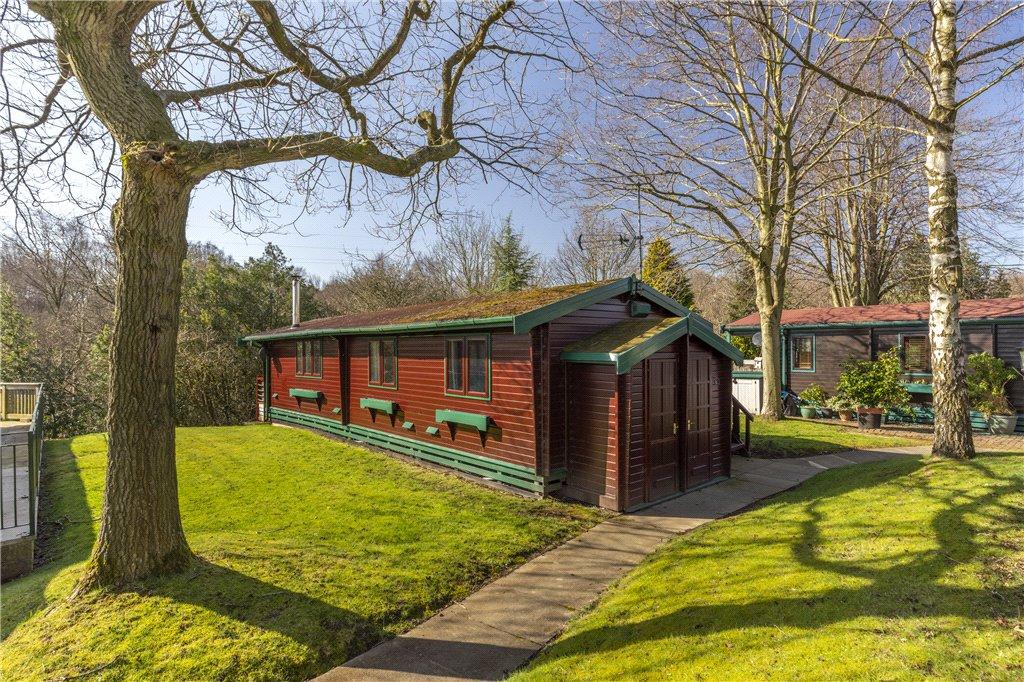 Mill Lane, Hawksworth, Leeds, West Yorkshire 2 bed detached house for