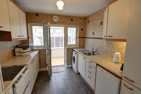 2 bedroom bungalow to rent, The Close, Skipton, BD23
