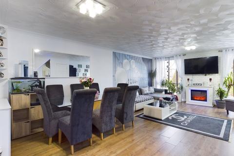 3 bedroom ground floor maisonette for sale - Caerau Court Road, Caerau, Cardiff CF5 5JB