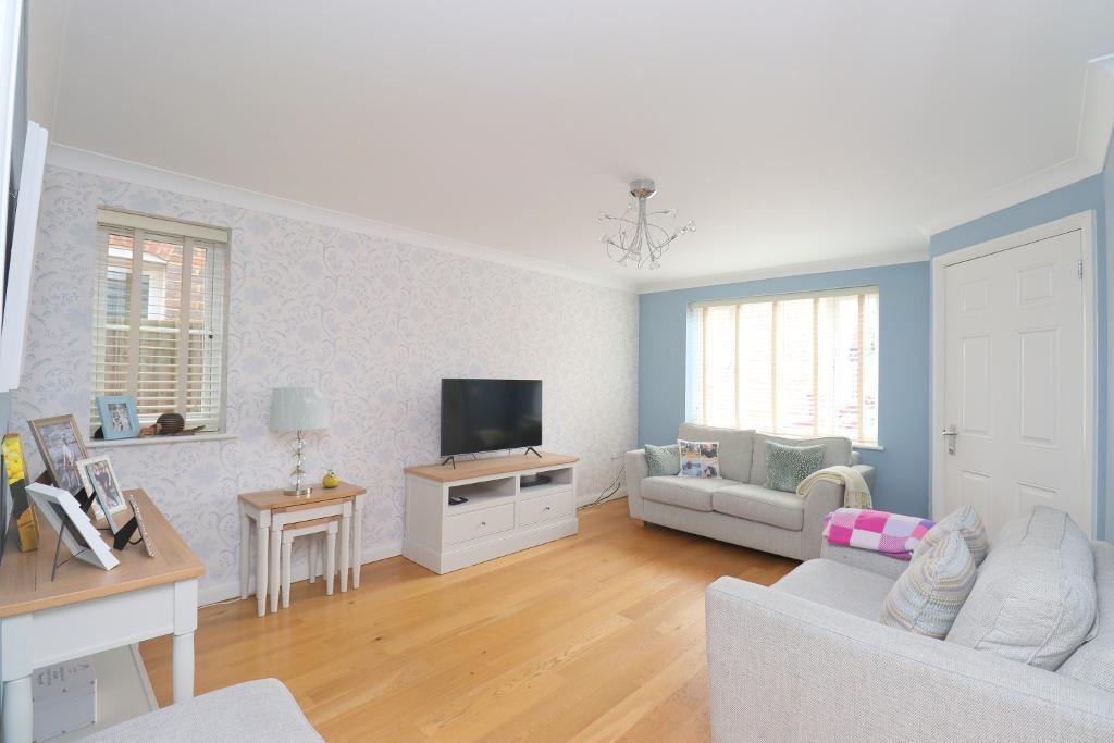Gardeners Close, Maulden, Bedfordshire, MK45 2DY 4 bed link detached