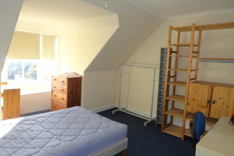 2 bedroom flat to rent - T/R, 58 Seafield Road, ,