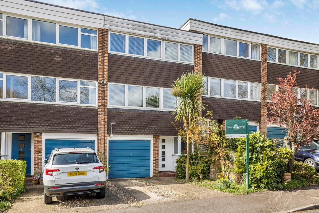Park Meadow, Hatfield, AL9 4 bed townhouse £475,000