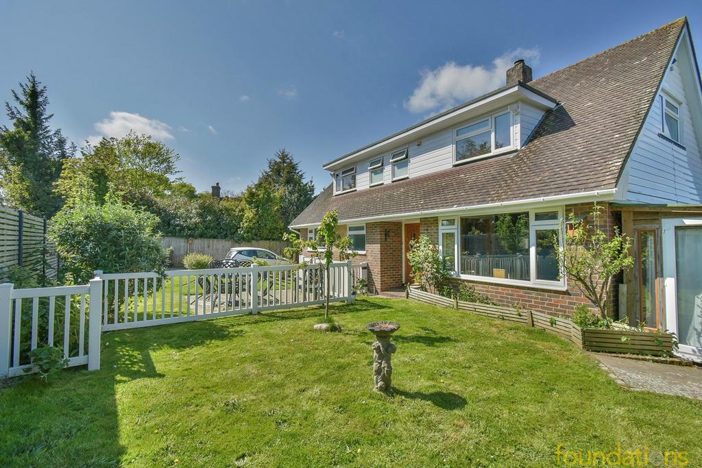 Birchington Close, Bexhill on Sea, TN39 4 bed detached house for sale