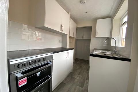 2 bedroom terraced house to rent, Glover Road, Willesborough, Ashford, Kent, TN24