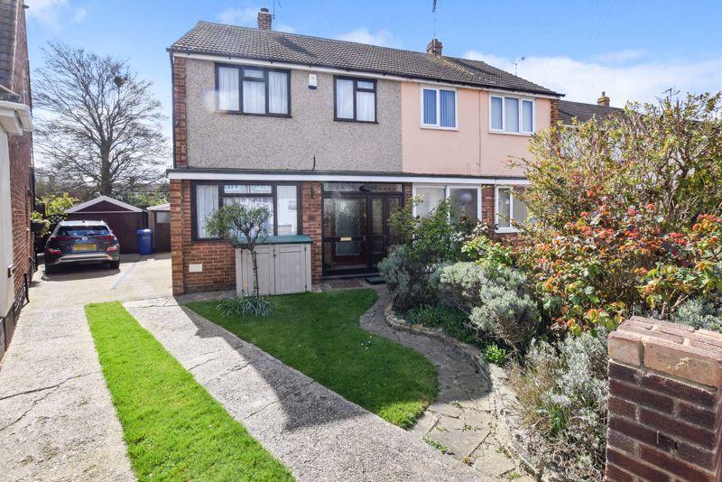 Anthony Drive, StanfordLeHope 3 bed semidetached house £375,000