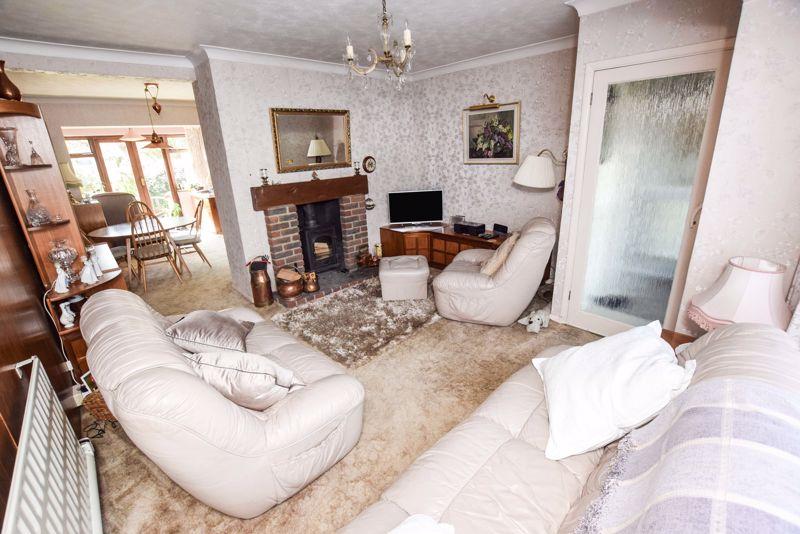 Anthony Drive, StanfordLeHope 3 bed semidetached house £375,000