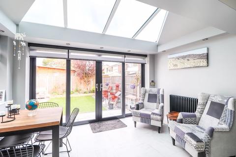 8 Birch Close, Benfleet, SS7 4NE