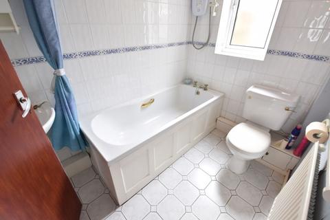 16 Wandon Close, Luton, LU2 8DX
