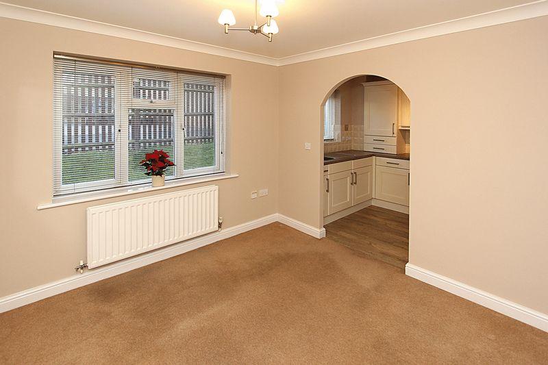 WOMBOURNE, Common Road 1 bed apartment £125,000