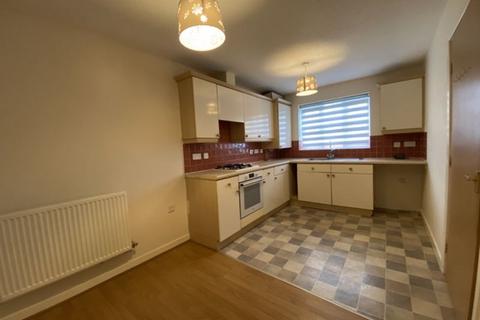 3 bedroom semi-detached house to rent, All Hallows Drive, Liverpool