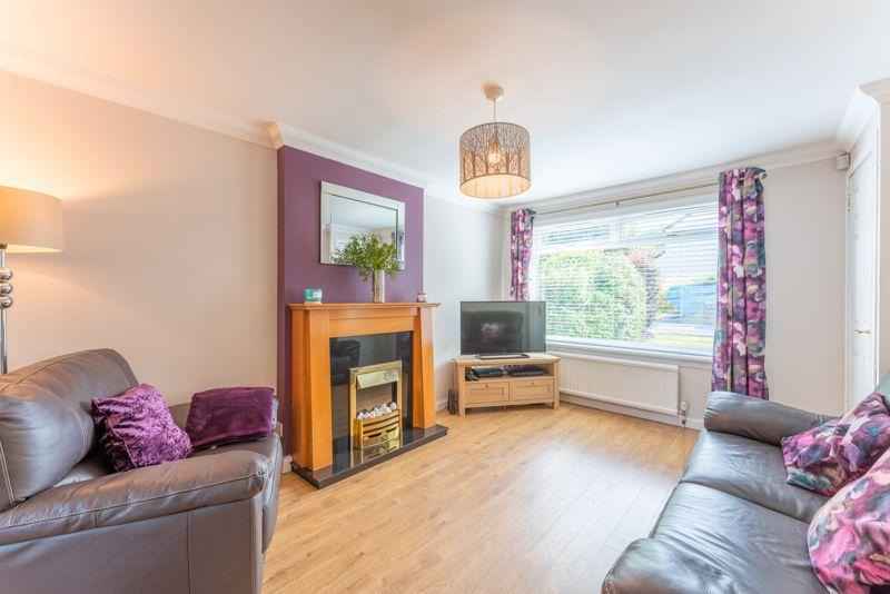 Lennox Gardens, Linlithgow 2 bed semidetached house £182,000