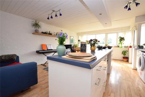 36, Masham Court Shaw Lane, Leeds, LS6 4DT