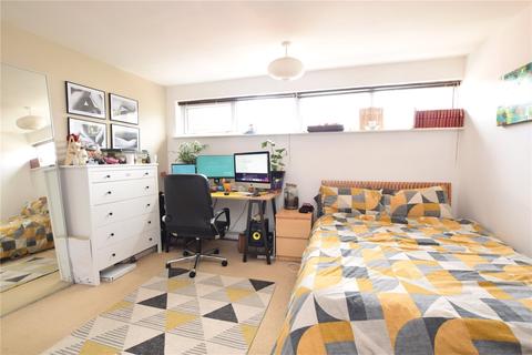 36, Masham Court Shaw Lane, Leeds, LS6 4DT