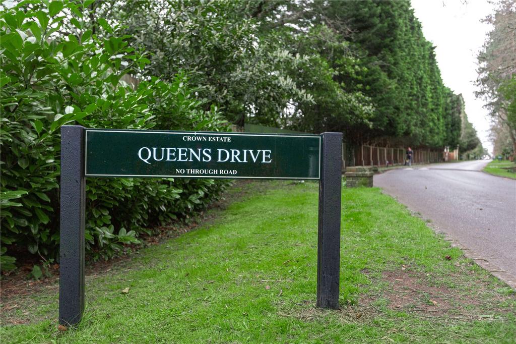 Queens Drive