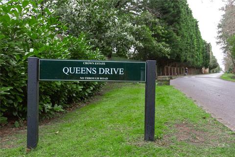 The Pines Queens Drive, Oxshott, Leatherhead, KT22 0PH