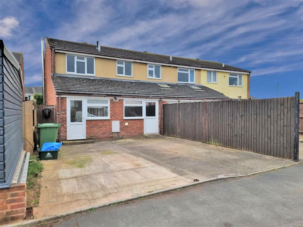 Foley Road, Newent 3 bed end of terrace house for sale £220,000