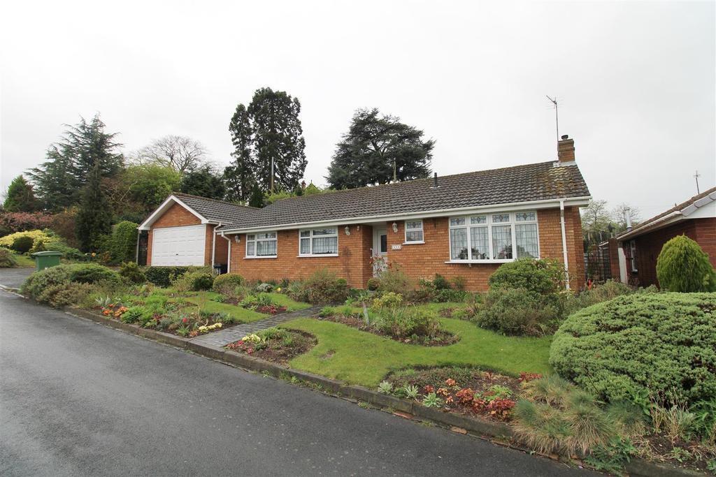 Vicarage Road, Wollaston, Stourbridge 3 bed detached bungalow £430,000