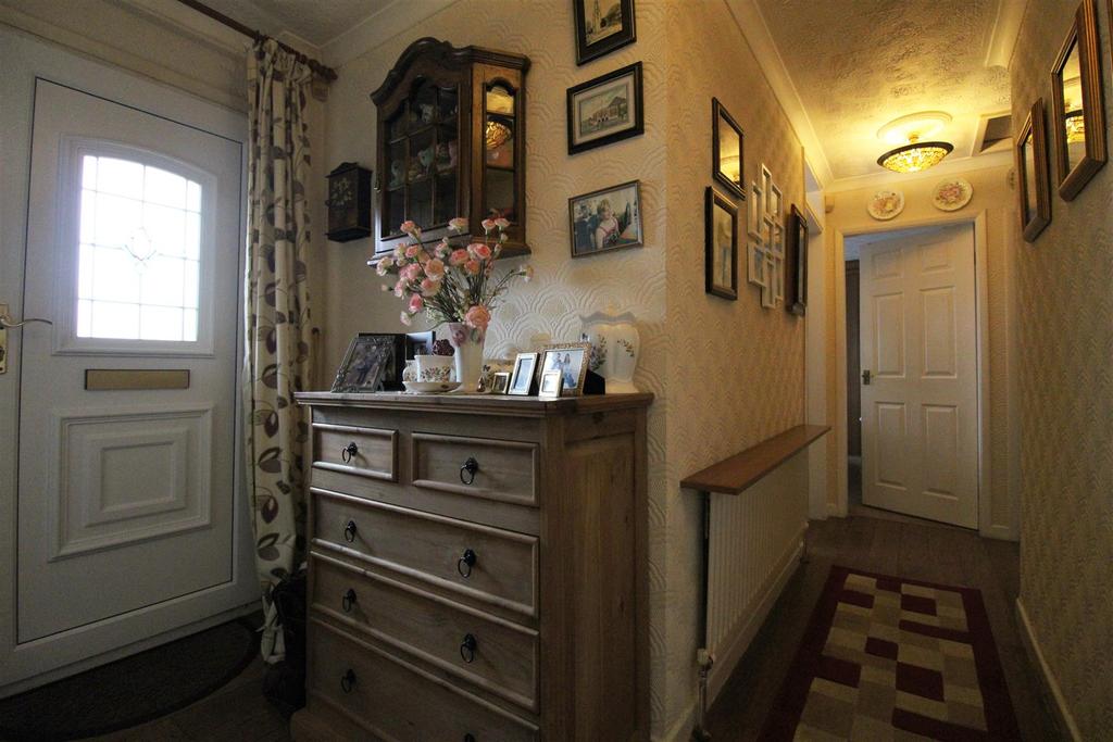 Vicarage Road, Wollaston, Stourbridge 3 bed detached bungalow £430,000