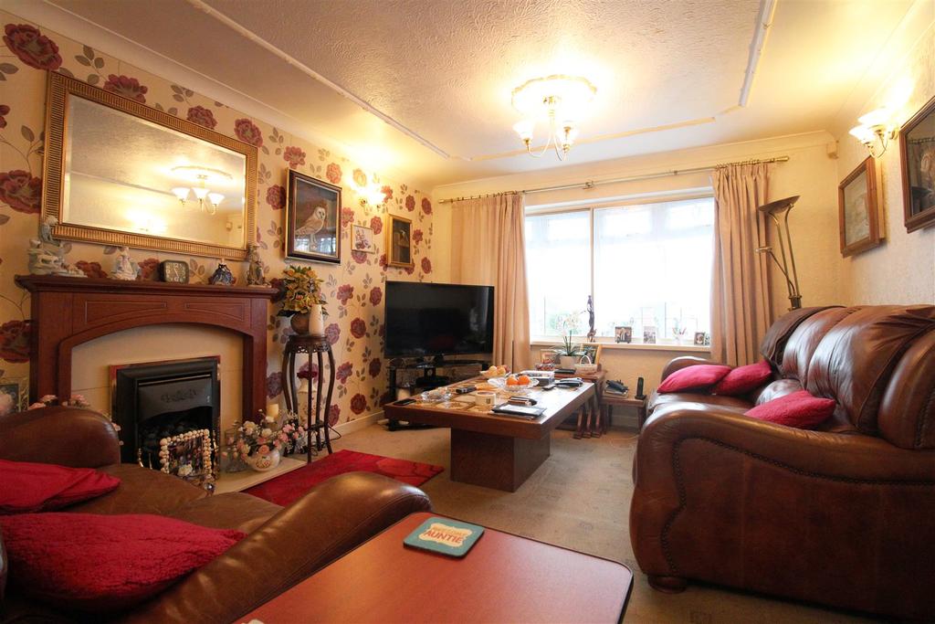 Vicarage Road, Wollaston, Stourbridge 3 bed detached bungalow £430,000