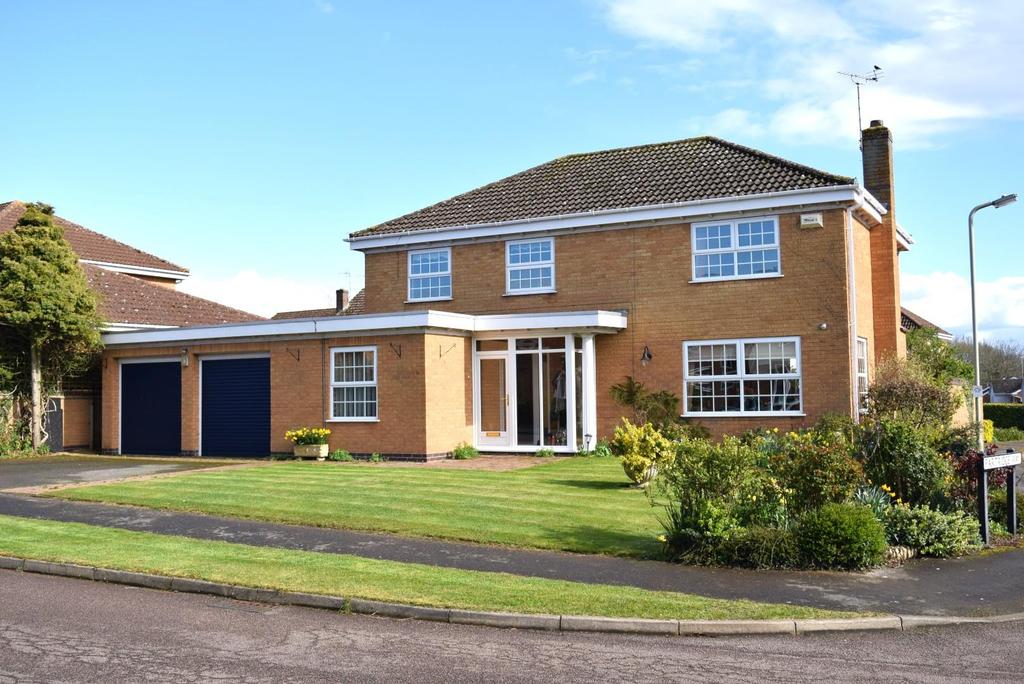 Kestrel Road, Oakham 4 bed detached house £575,000