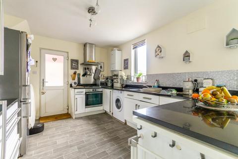 3 bedroom semi-detached house for sale - Eason View,  Dringhouses, York