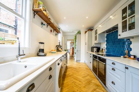 4 bedroom terraced house for sale - Claremont Terrace, YORK
