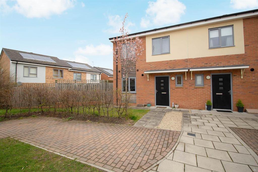 Ouselaw, Kibblesworth, Gateshead 2 bed semidetached house £695 pcm