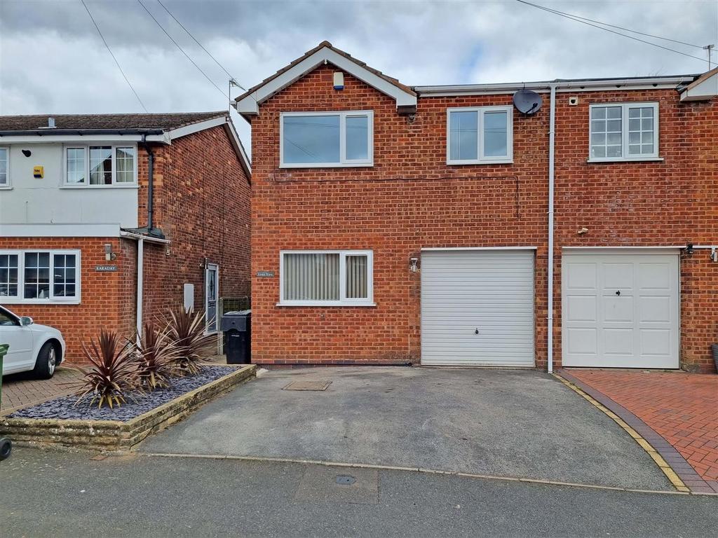 Windrush Road, Hollywood 4 bed semidetached house £300,000