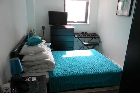 2 bedroom flat to rent - Admirals Quay, Southampton