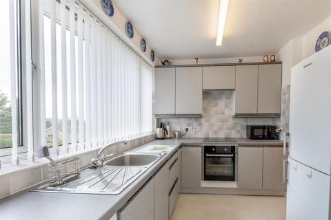 2 bedroom flat for sale - 22 Rushleigh Court. Dore Road, Dore, S17 3HB