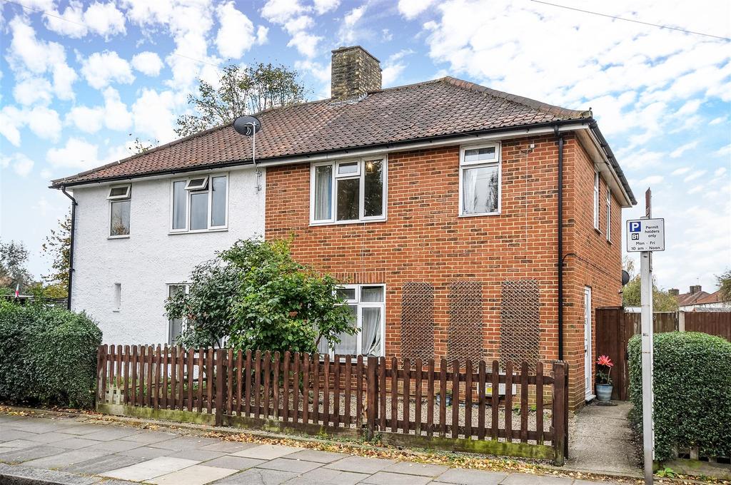 Nowell Road, Barnes, SW13 3 bed end of terrace house £2,500 pcm (£577 pw)