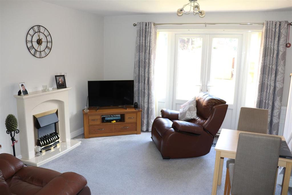 Unity Drive, Pelsall 2 bed semidetached house £210,000