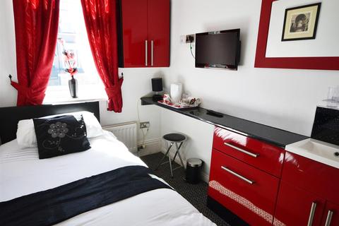 7 bedroom end of terrace house for sale - South Shore Guest House, Ocean Road, South Shields