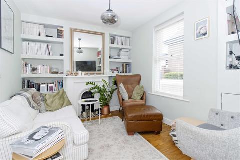 9 Lyndhurst Road, Worthing, BN11 2DB
