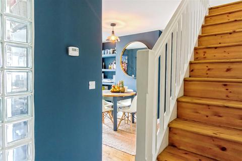 9 Lyndhurst Road, Worthing, BN11 2DB