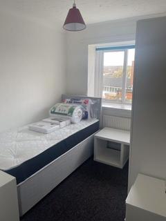 2 bedroom flat to rent - Half Mile Close, Leeds
