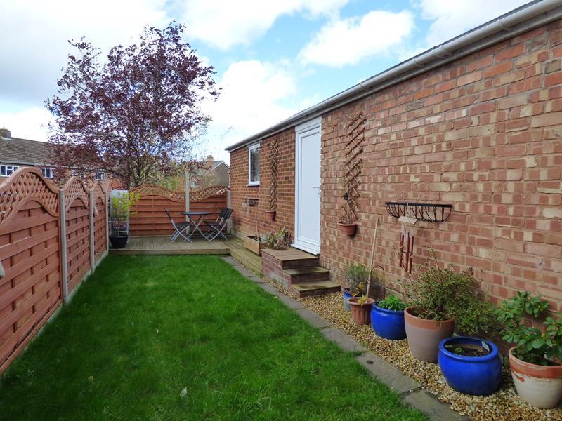 28 Belmont Road, Malvern, Worcestershire, WR14 4 bed end of terrace