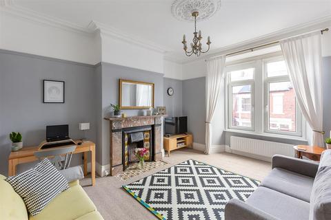 3 bedroom flat for sale - Sandringham Road, Gosforth, Newcastle Upon Tyne