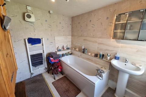 13 Burns Lane, Warsop, Mansfield, NG20 0PA