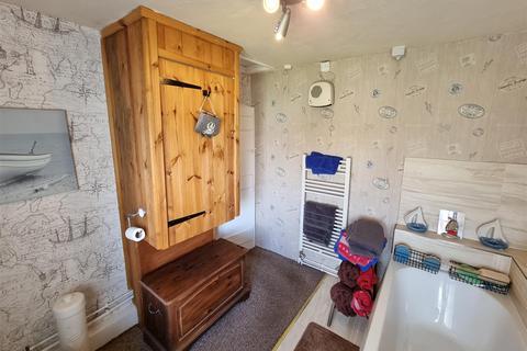 13 Burns Lane, Warsop, Mansfield, NG20 0PA