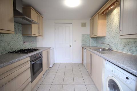 2 bedroom flat to rent - TURNERS COURT, NEWPORT PAGNELL ROAD, WOOTTON - NN4