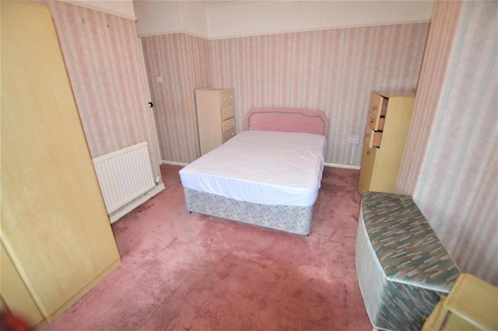 Bed1.JPG