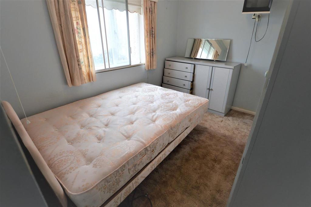 Bed2.JPG