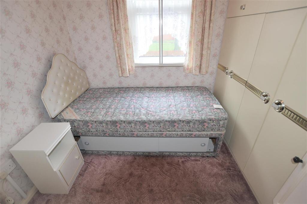 Bed3.JPG