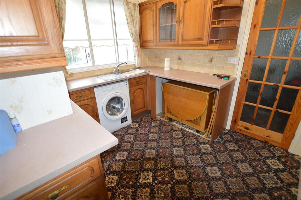 Kitchen2.JPG