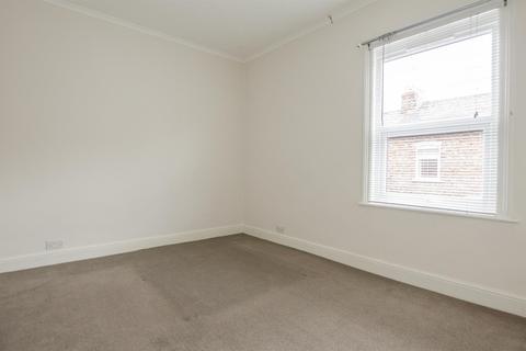 2 bedroom terraced house to rent - Frances Street, Off Fulford Road, York, YO10 4DP