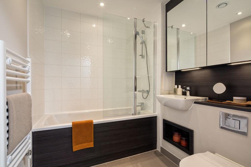 Family bathroom at Upton Gardens