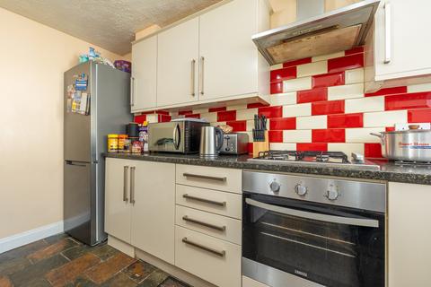 3 bedroom semi-detached house for sale - Blackthorn Close, Earley, Reading, RG6 1DH