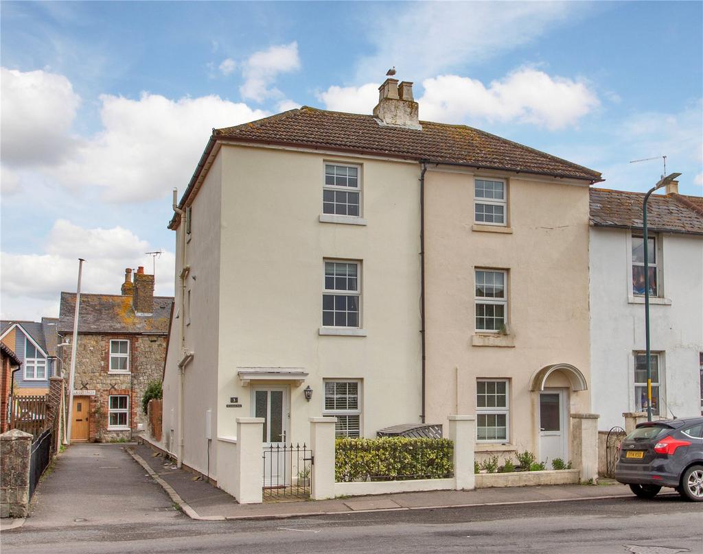 St Leonards Road, Hythe, Kent, CT21 4 bed end of terrace house £525,000